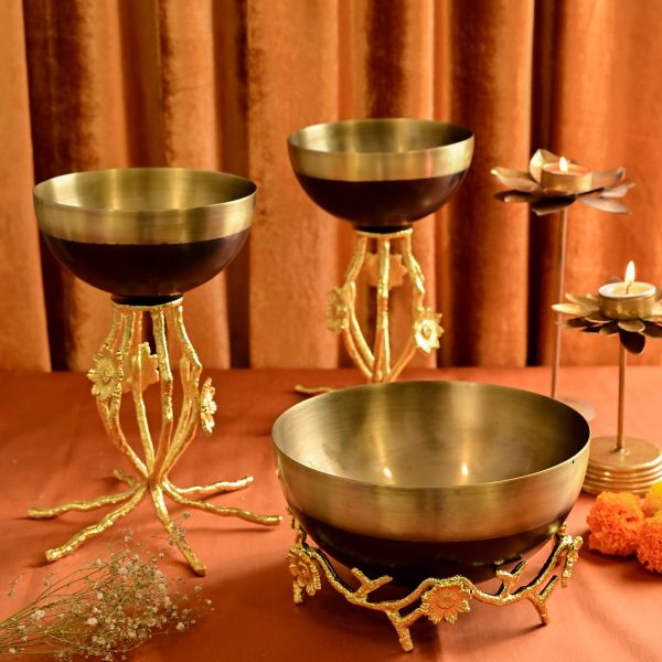 Bloom Nut & Fruit Bowl with Stand