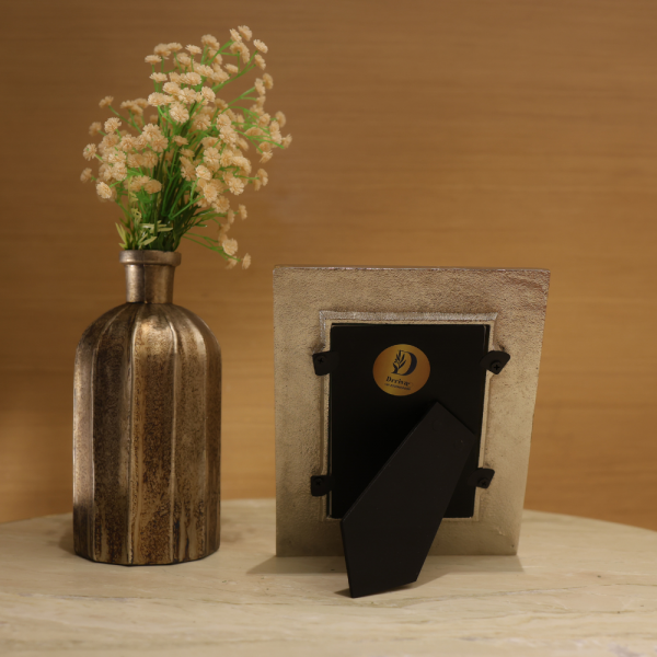 Radiance Photo Frame