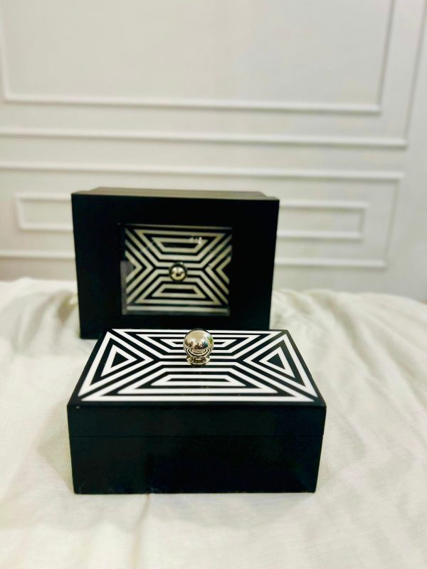 Monochrome decorative box