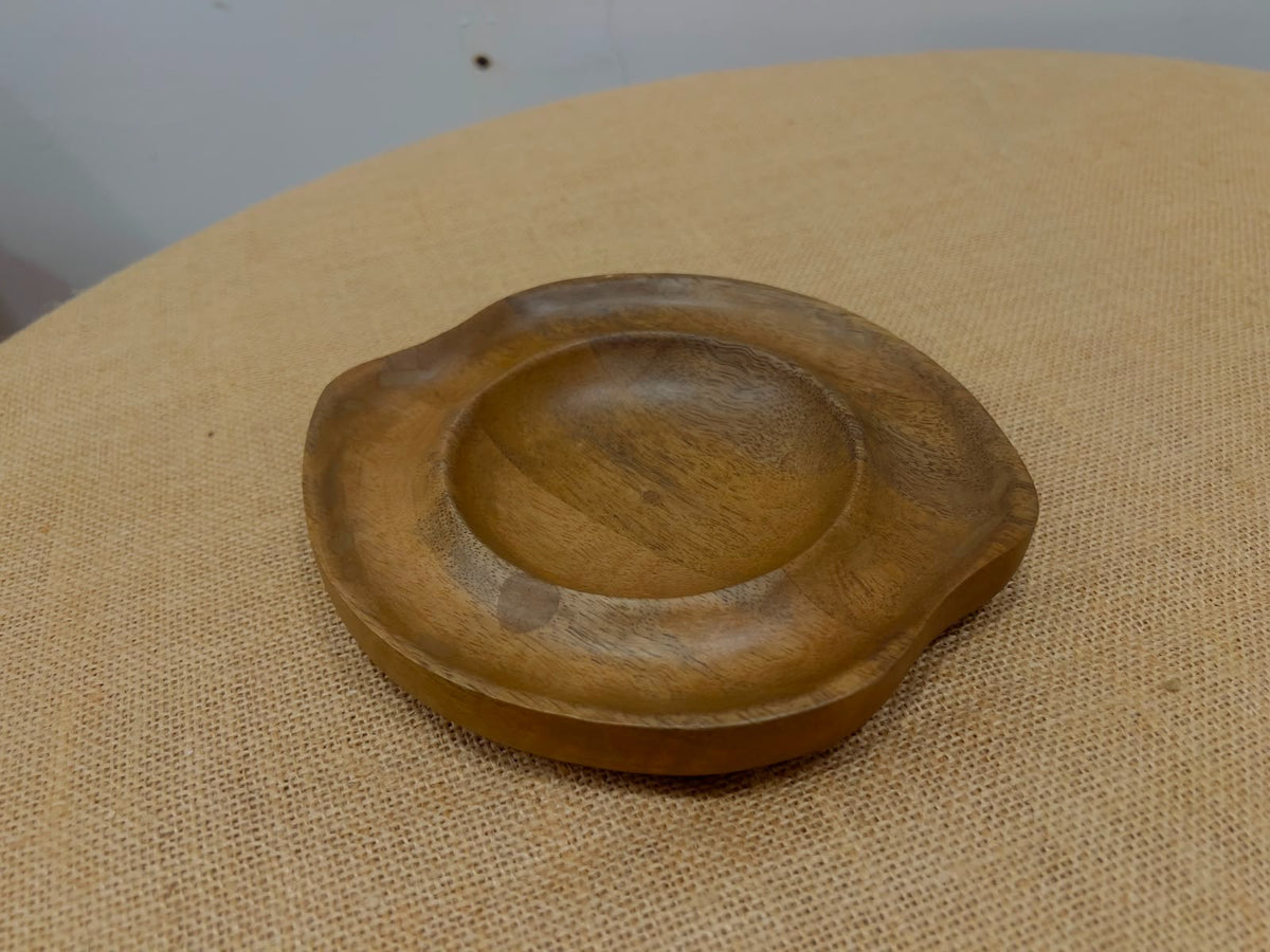 SCULPTED WOODEN PLATTER